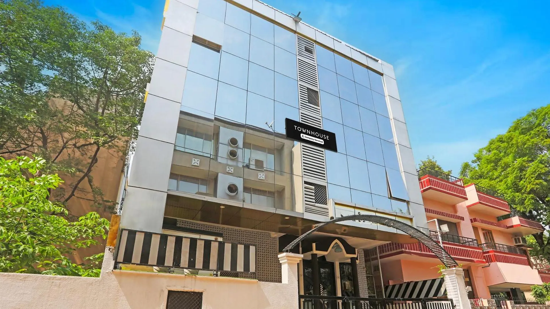 Super Townhouse Cantonment Varanasi Formerly Sarin Inn