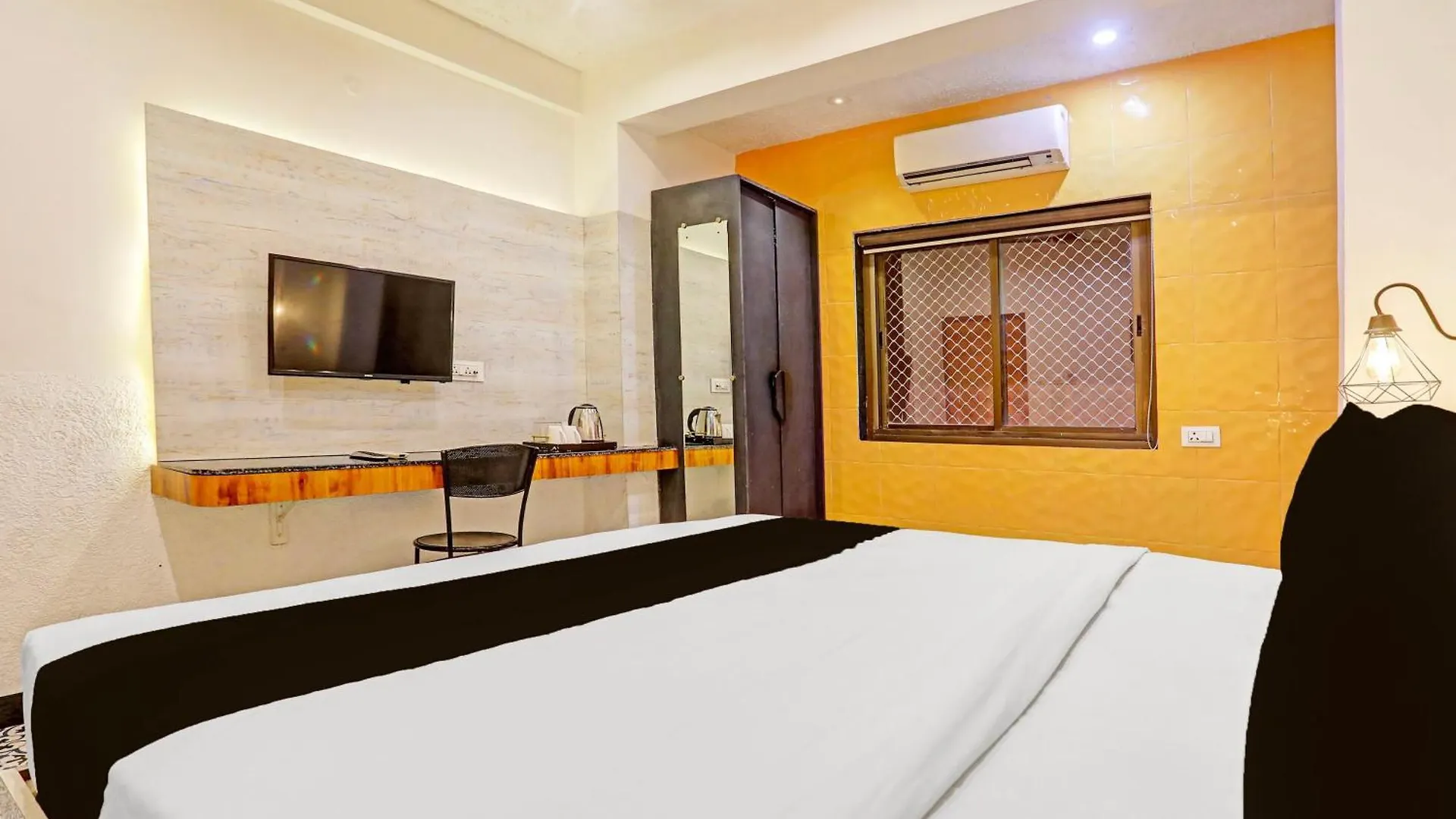 Hotel Super Townhouse Cantonment Varanasi Formerly Sarin Inn