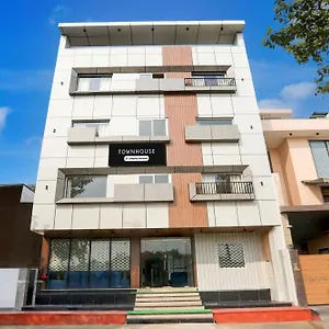 **** Hotel Super Townhouse Taj Nagri Phase 2 Formerly Grand Rivera India