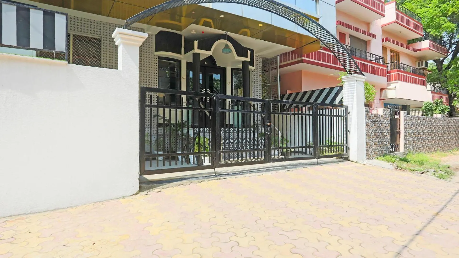 Super Townhouse Cantonment Varanasi Formerly Sarin Inn