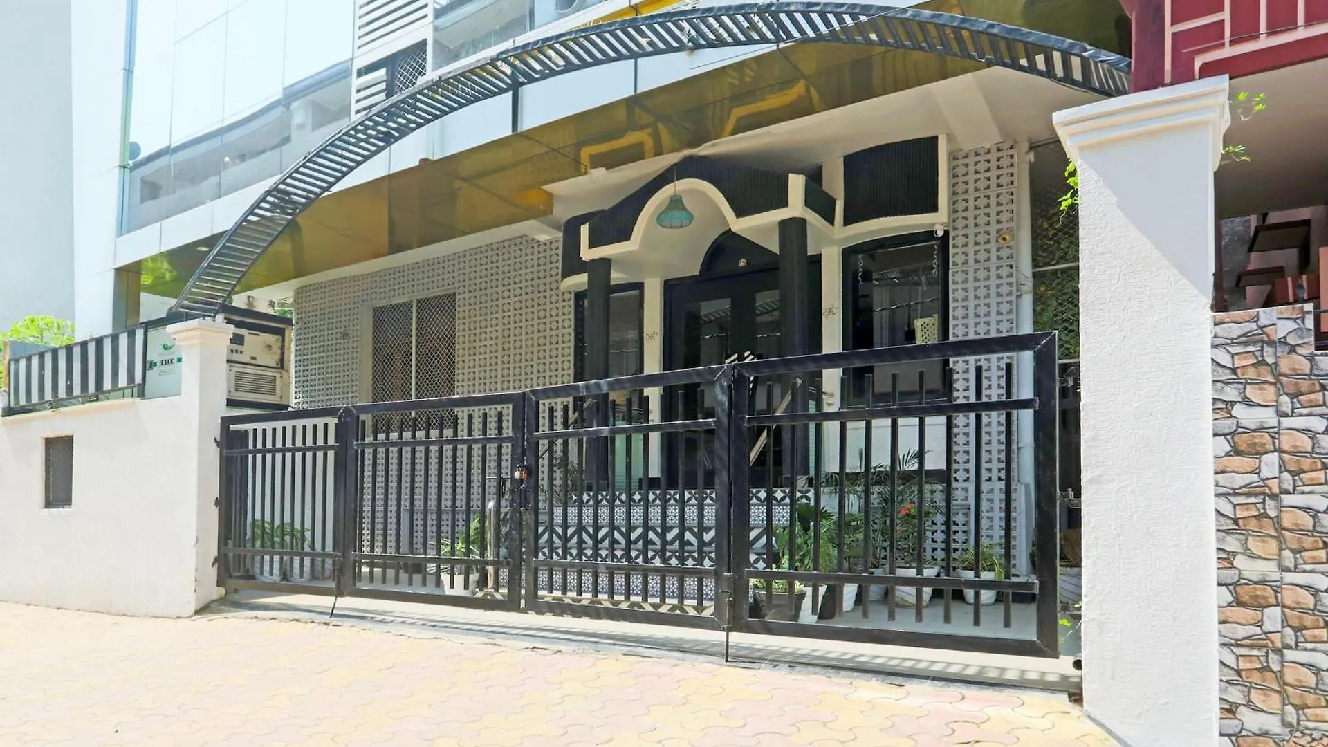 Hotel Super Townhouse Cantonment Varanasi Formerly Sarin Inn
