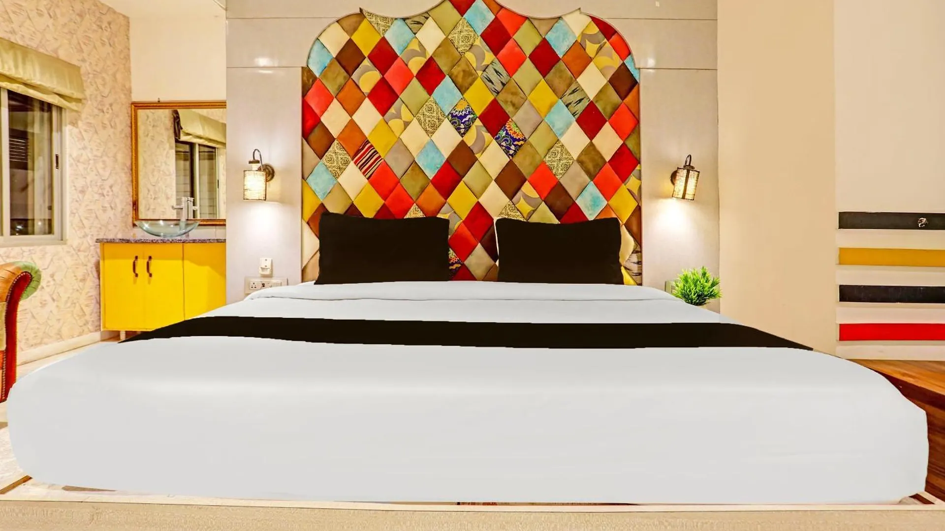 Hotel Super Townhouse Cantonment Varanasi Formerly Sarin Inn